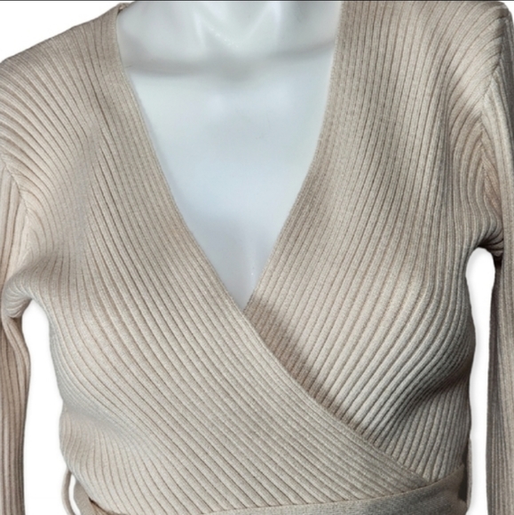 Vimpunec Ivory Longsleeve Surplice Belted Trumpet Dress, NWT, size Medium - Picture 6 of 7